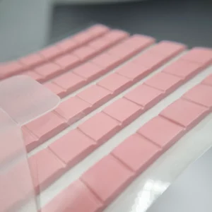 چسب آدامسی ناخن